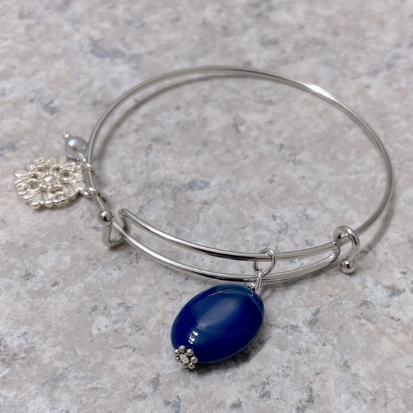 Dyed Blue Agate Charm Bracelet - Picture 5 of 8